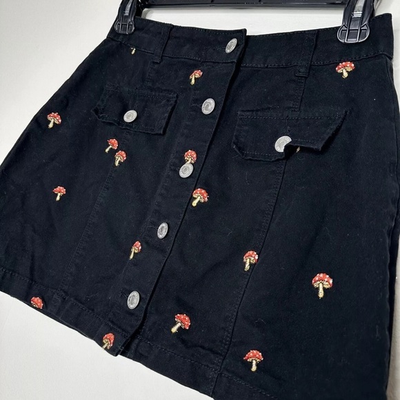 Mini Skirt Mushroom Embroidered Black Size Small Womens Cotton - Picture 4 of 7